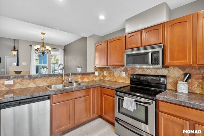 Foto del edificio - 8300 Fairmount Dr