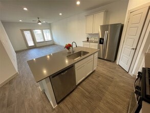 Building Photo - 12810 Harlesden Ln