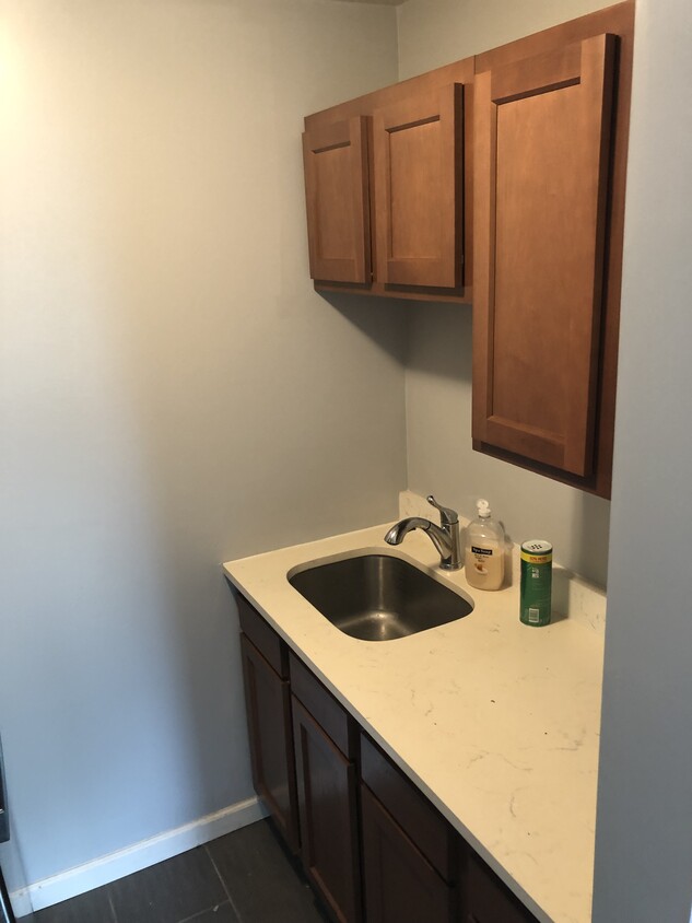 Primary Photo - 3104 Archwood Ave