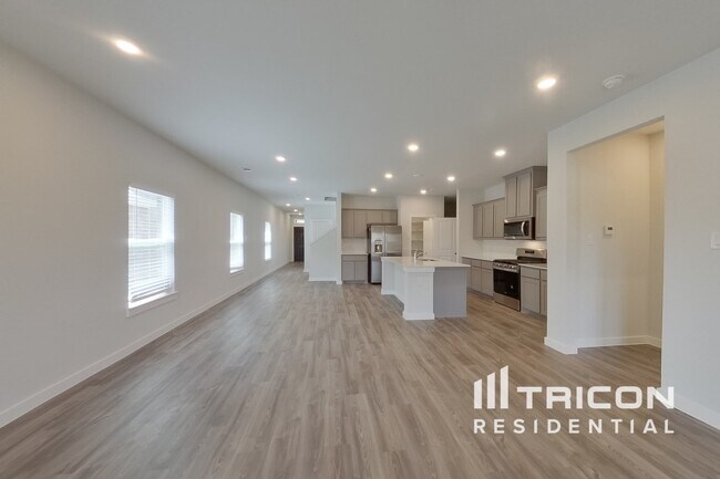 Building Photo - 337 Sun Harvest Dr