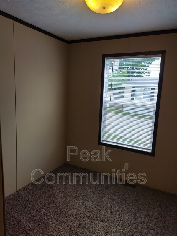 Building Photo - 7275 Kickapoo Trail