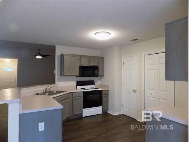 Building Photo - 600 Westchase Ct S