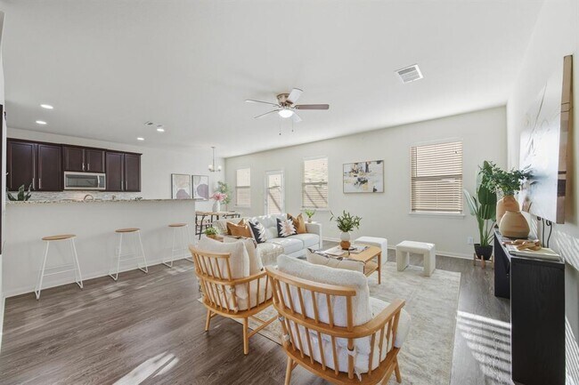 Foto del edificio - 13313 Harry S Truman Dr