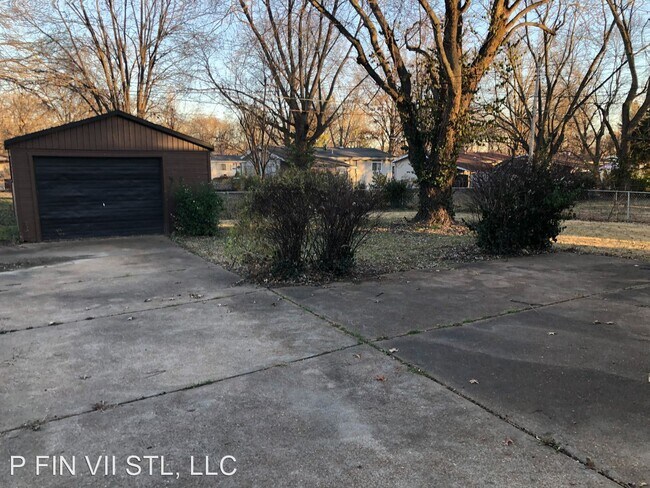 Foto del edificio - 3 br, 1 bath House - 268 Elmdale