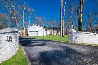 Building Photo - 119 Hicks Ln