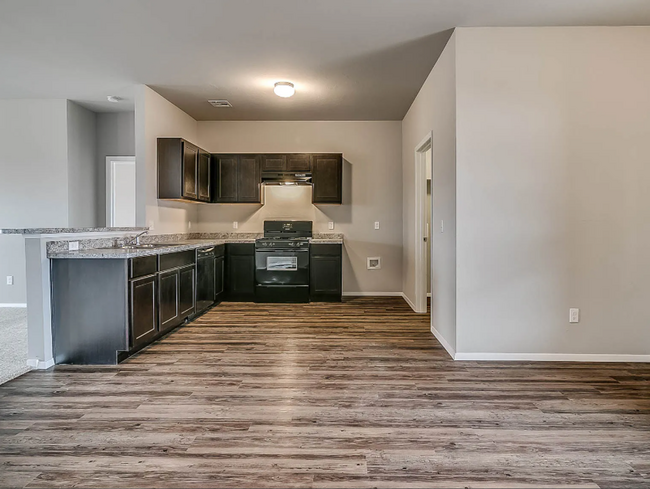 Foto del edificio - Spacious 4-Bedroom Home in Shawnee!