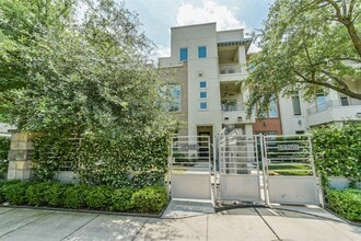 Building Photo - 5425 Hidalgo St