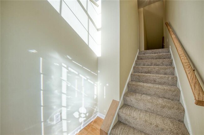 Foto del edificio - 10514 Forest Hill Dr