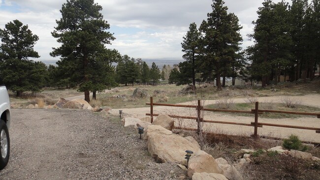 Foto del edificio - 2653 Garden Creek Rd