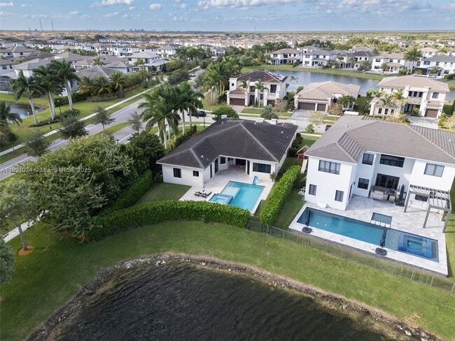 Building Photo - 10660 S Lago Vista Cir