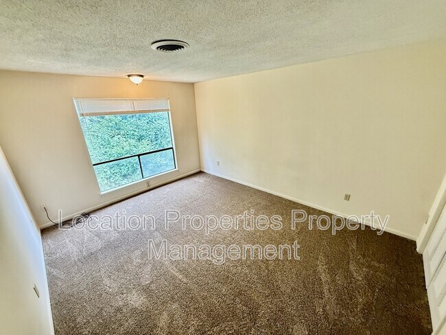 Foto del edificio - 3420 Augusta Dr