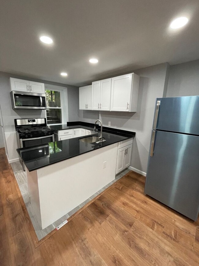 Building Photo - 156 South St