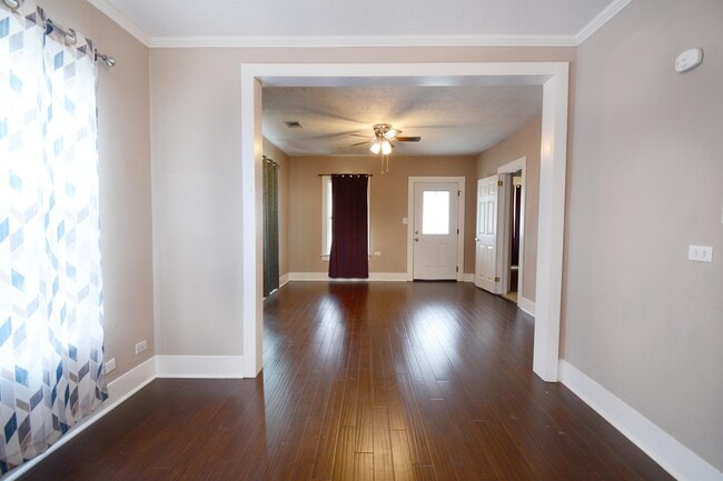 Building Photo - 407 N Chappell Hill St