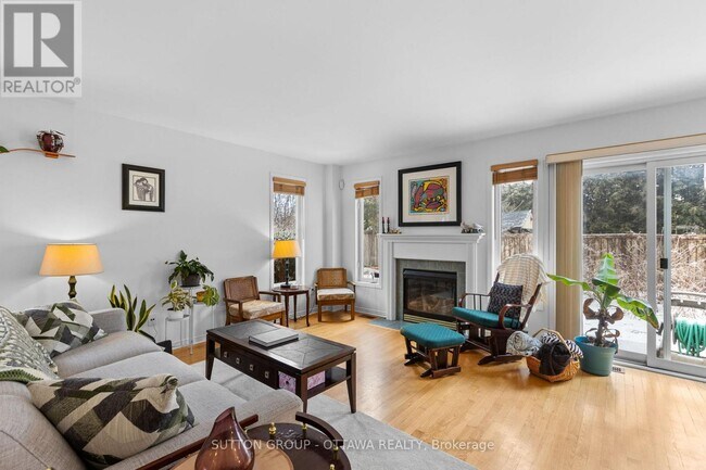 Photo du bâtiment - 221 Station Blvd