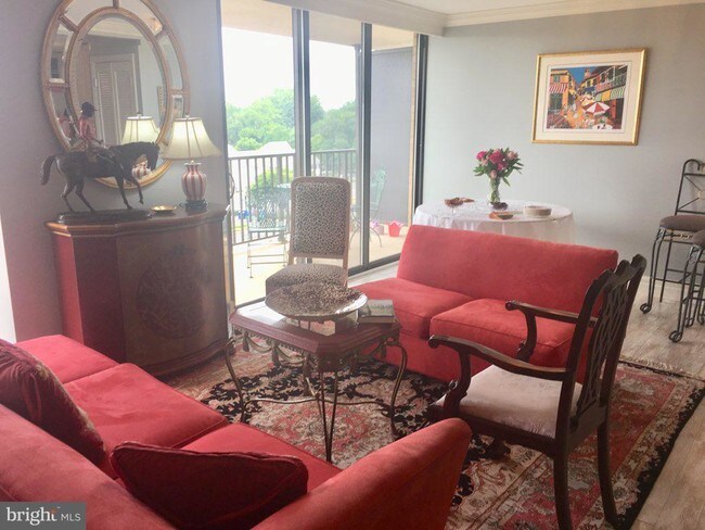 Foto del edificio - 6800 Fleetwood Rd