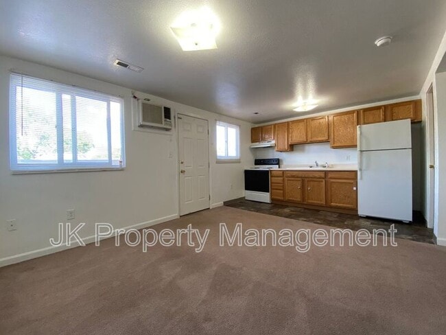 Building Photo - 4000 Ella Ave