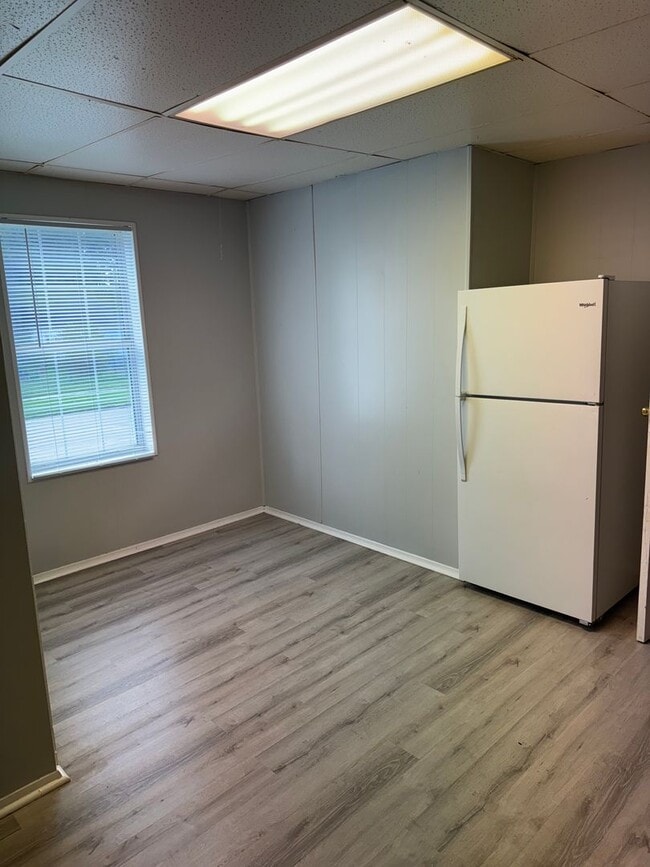 Building Photo - Cozy 1 bedroom duplex for rent!