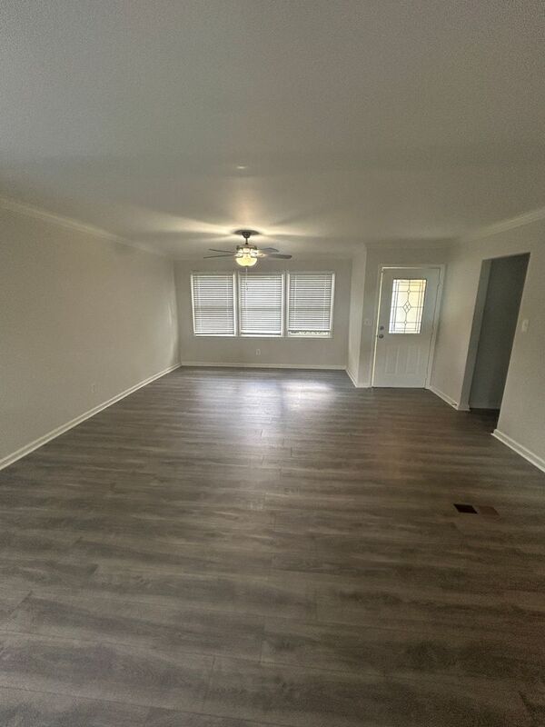 Foto del edificio - 2174 Whiting Rd