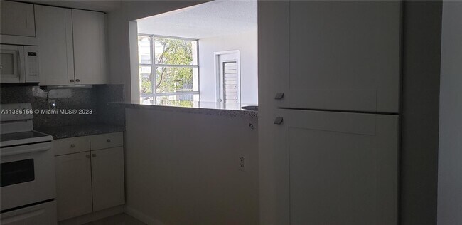 Foto del edificio - 601 Three Islands Boulevard