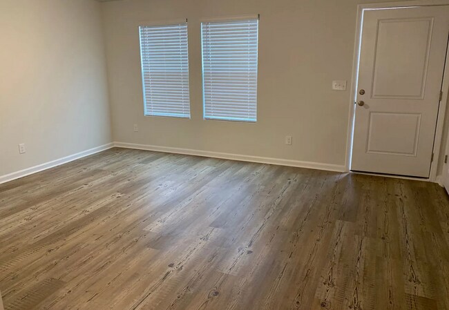 Foto del edificio - Modern 3BR Townhome Near Lake Murray with Easy Access to Downtown & I-20
