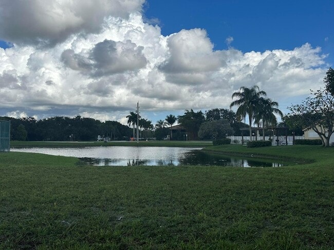 Foto del edificio - 12980 Vista Isles Dr
