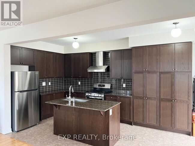 Photo du bâtiment - 2 Littlewood Dr