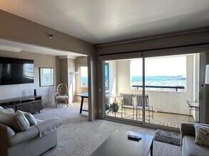 Building Photo - 525 E Seaside Way