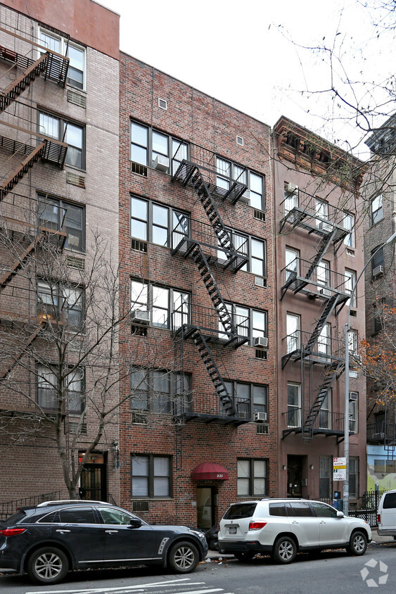 Primary Photo - 235 E 12th St