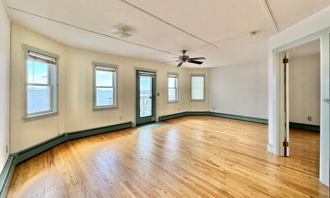 Building Photo - 71 Hillside Ave