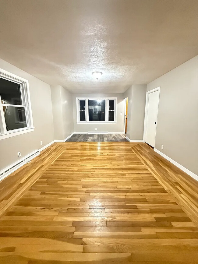 Building Photo - 80 Gladstone St