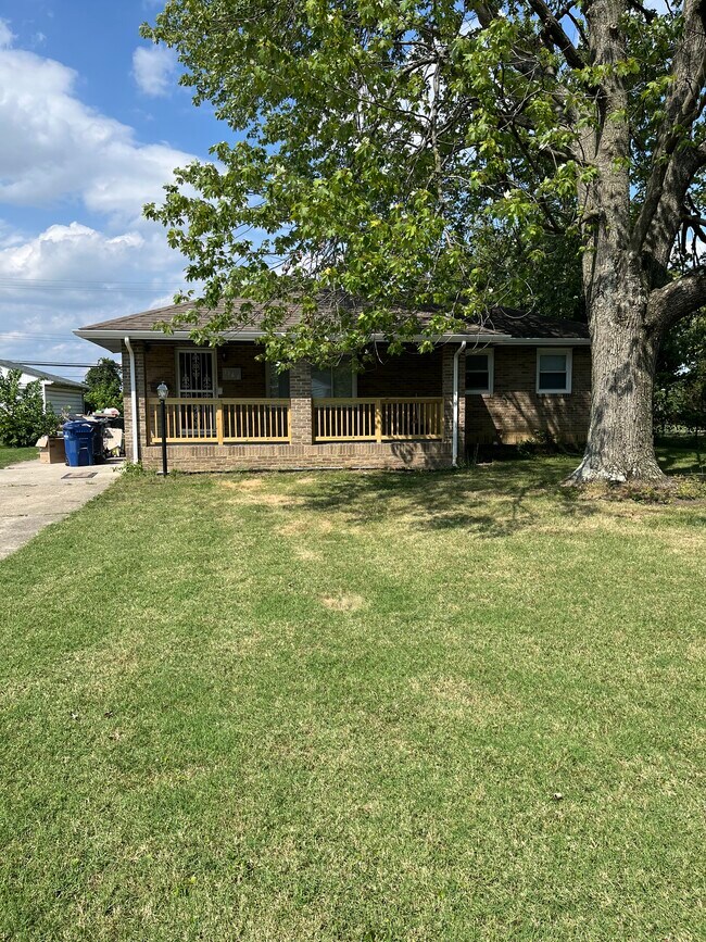 Building Photo - 1162 Simpson Dr