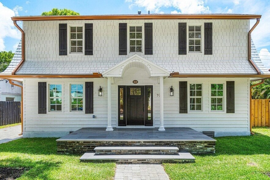 Primary Photo - 370 Marlborough Rd