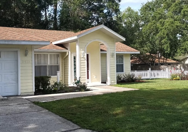 Building Photo - Beautiful 3BR/2BA home in Rainbows End in ...
