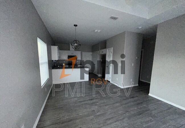 Foto del edificio - 1905 Stauffers St