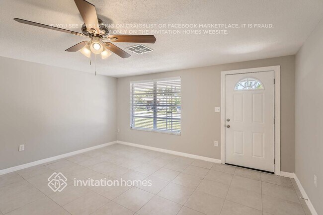 Foto del edificio - 7530 Rosewood Dr