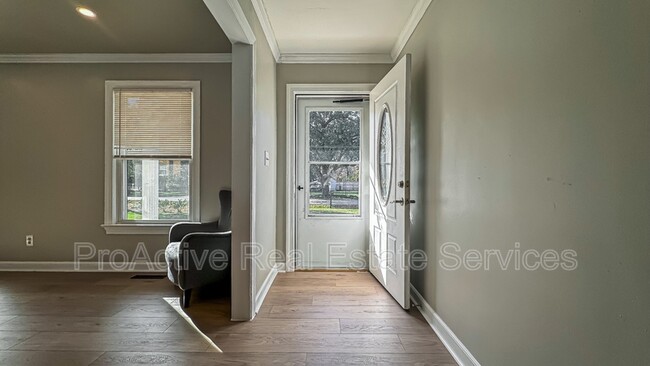 Building Photo - 5100 Shenstone Dr