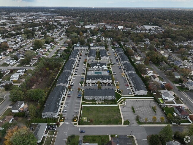 3D Exterior - Fairfield Knolls At Deer Park 55+