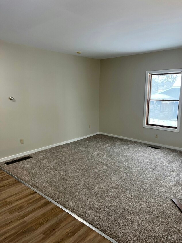 Building Photo - 210 S Eaton St