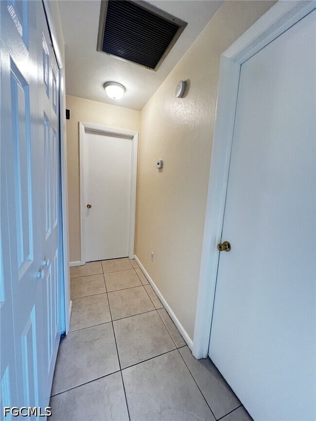 Foto del edificio - 609 SE 23rd Pl