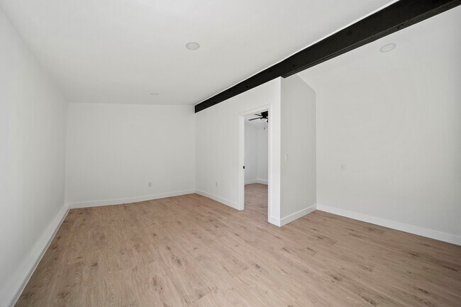 Foto del edificio - 44010 Carolside Ave