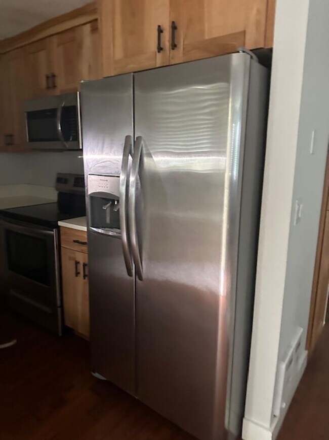 Foto del edificio - Available Now!  One level 3 Bedroom and 1....
