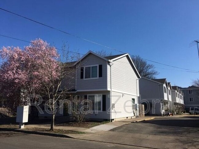 Building Photo - 6702 SE 80th Ave