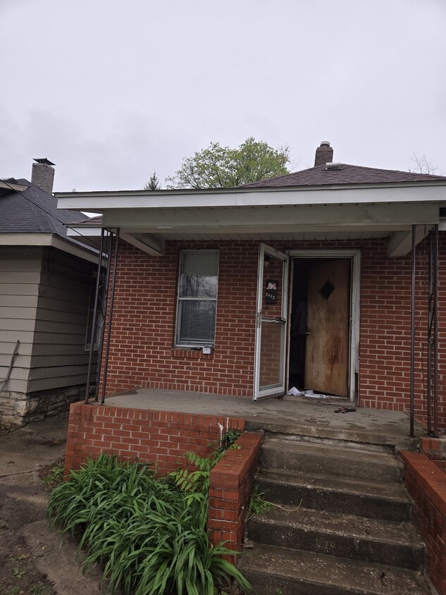 Primary Photo - 1812 Central Ave
