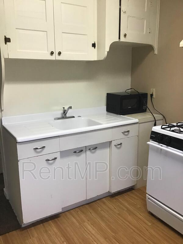 Foto del edificio - 1019 E Broadway St