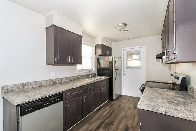 Foto del edificio - 2807 Glenn Hills Dr
