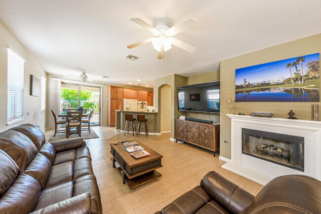 Building Photo - 80587 Avenida Camarillo