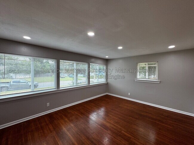 Foto del edificio - 707 Woodmere Dr
