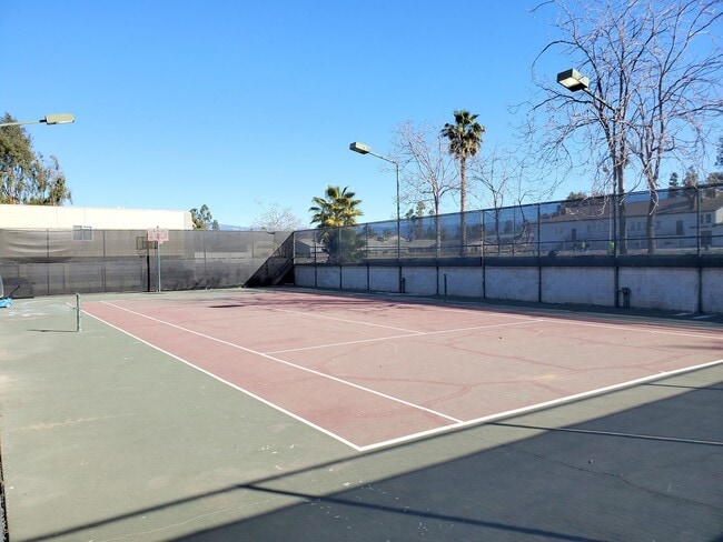 Building Photo - Nice 2-Story 2-Bedroom Condo Available in Grand Terrace!