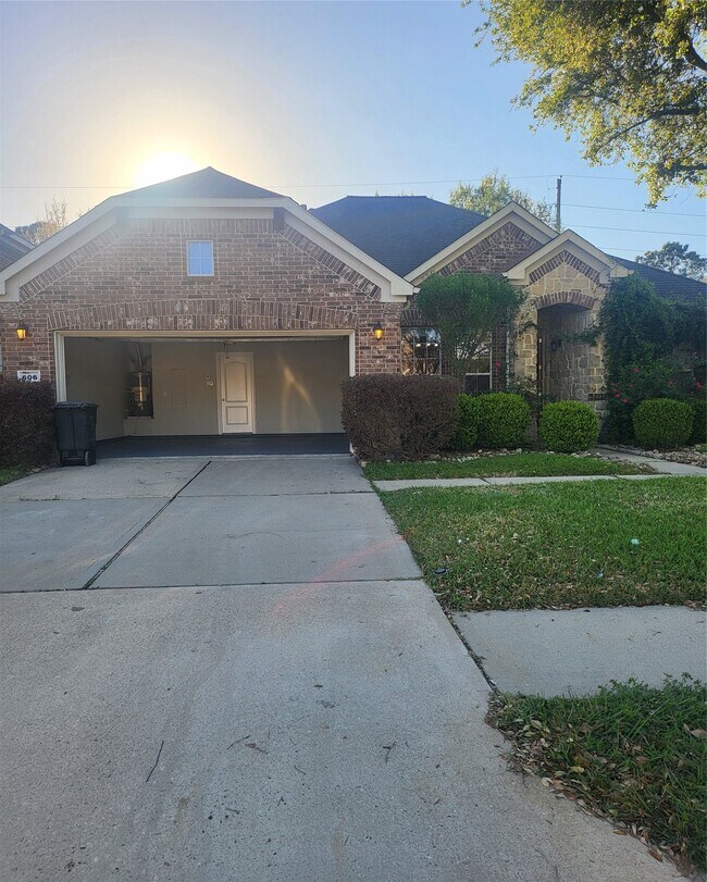 Foto del edificio - 606 Admiral Bay Ln