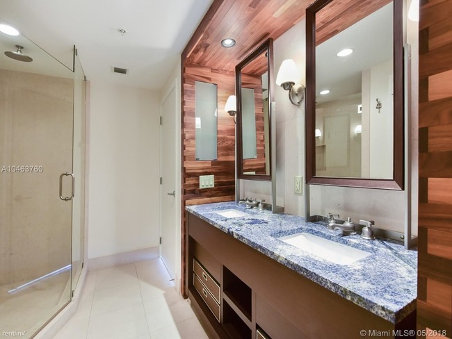 Building Photo - 6899 Collins Ave